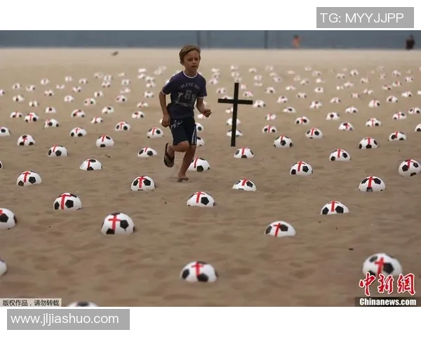 足球球星画十字架技巧解析 如何用足球风格创作独特的十字架艺术作品